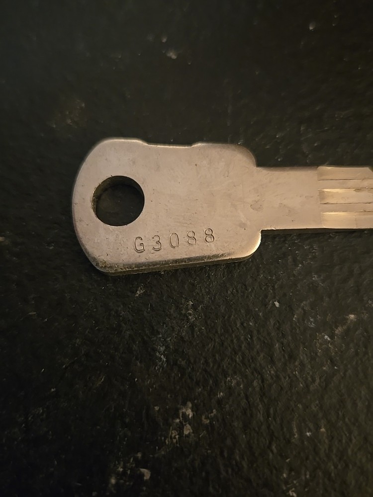 GREENWALD SENTINEL KEY CODED G3088 (3D5)