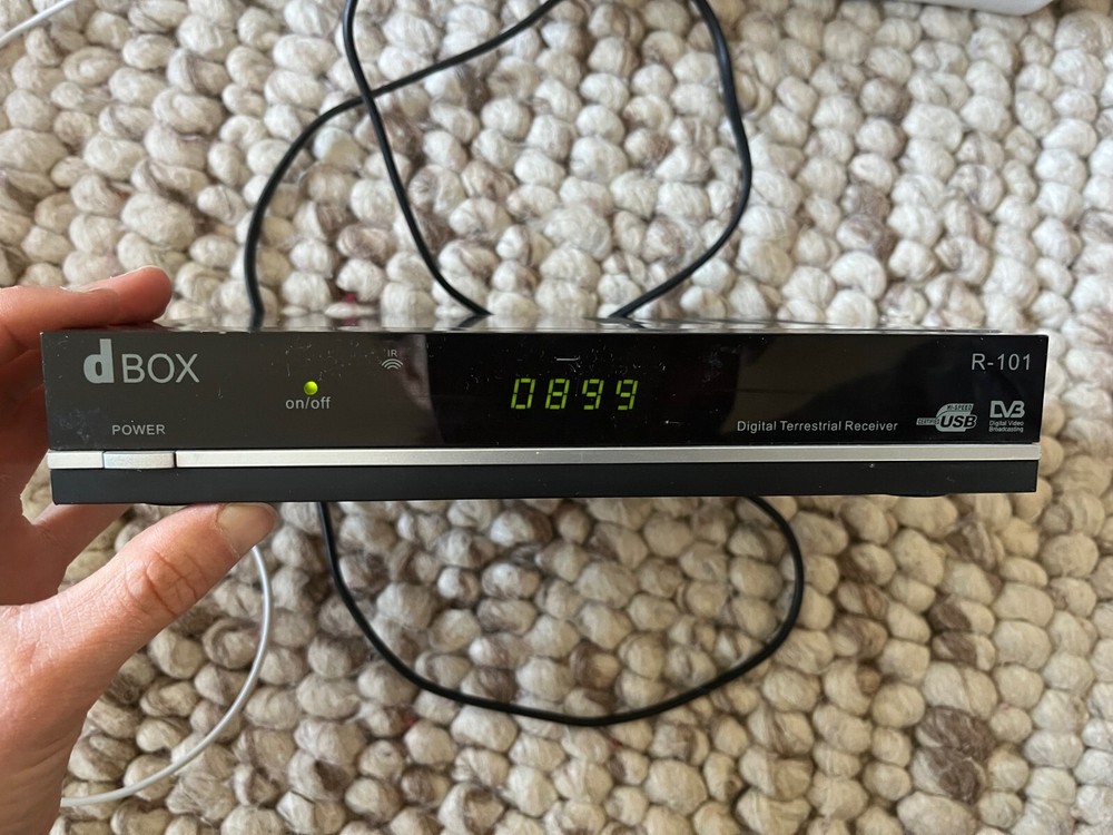 Digital Terrestrial Receiver R-101 D-BOX HI-Speed USB Tested working