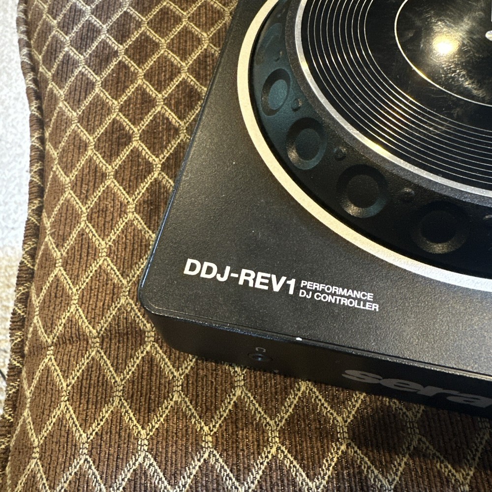 Pioneer DJ DDJ-Rev1 Dj Controller