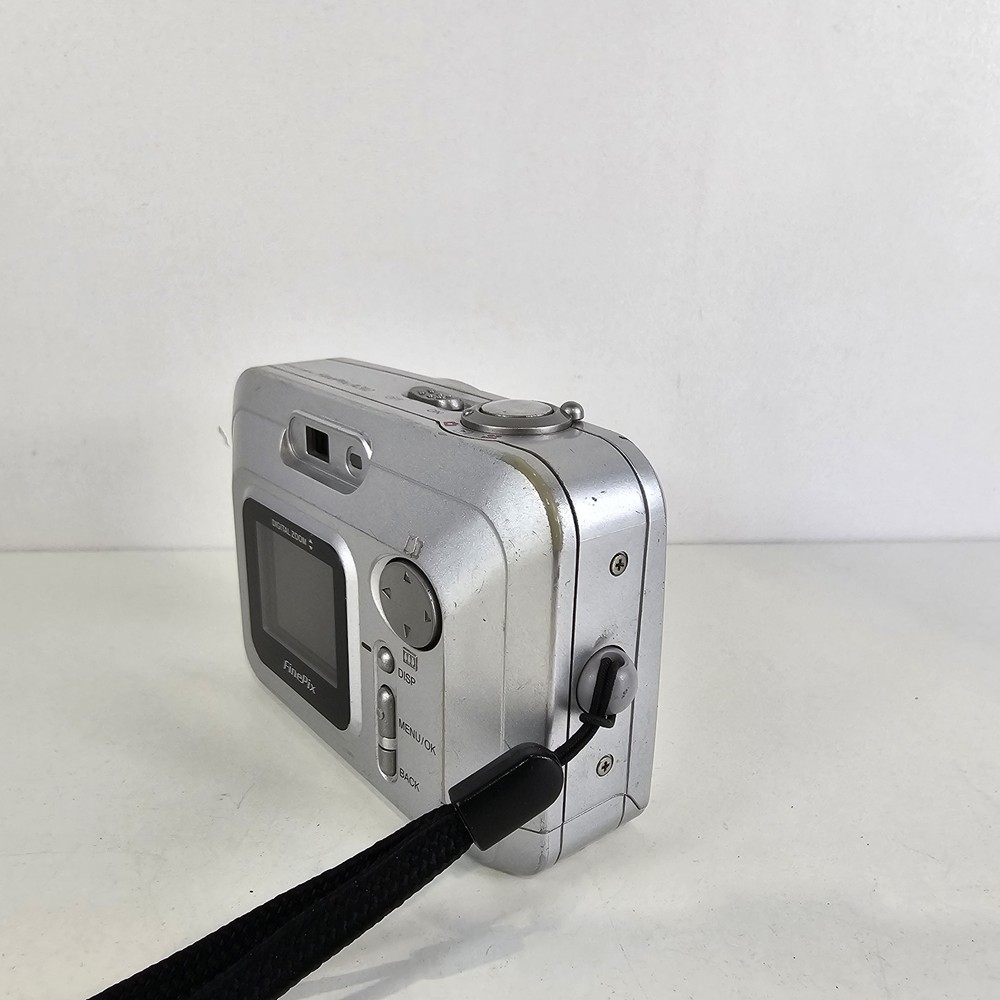 Fujifilm FinePix A202 2.0MP Compact Digital Camera Silver Tested