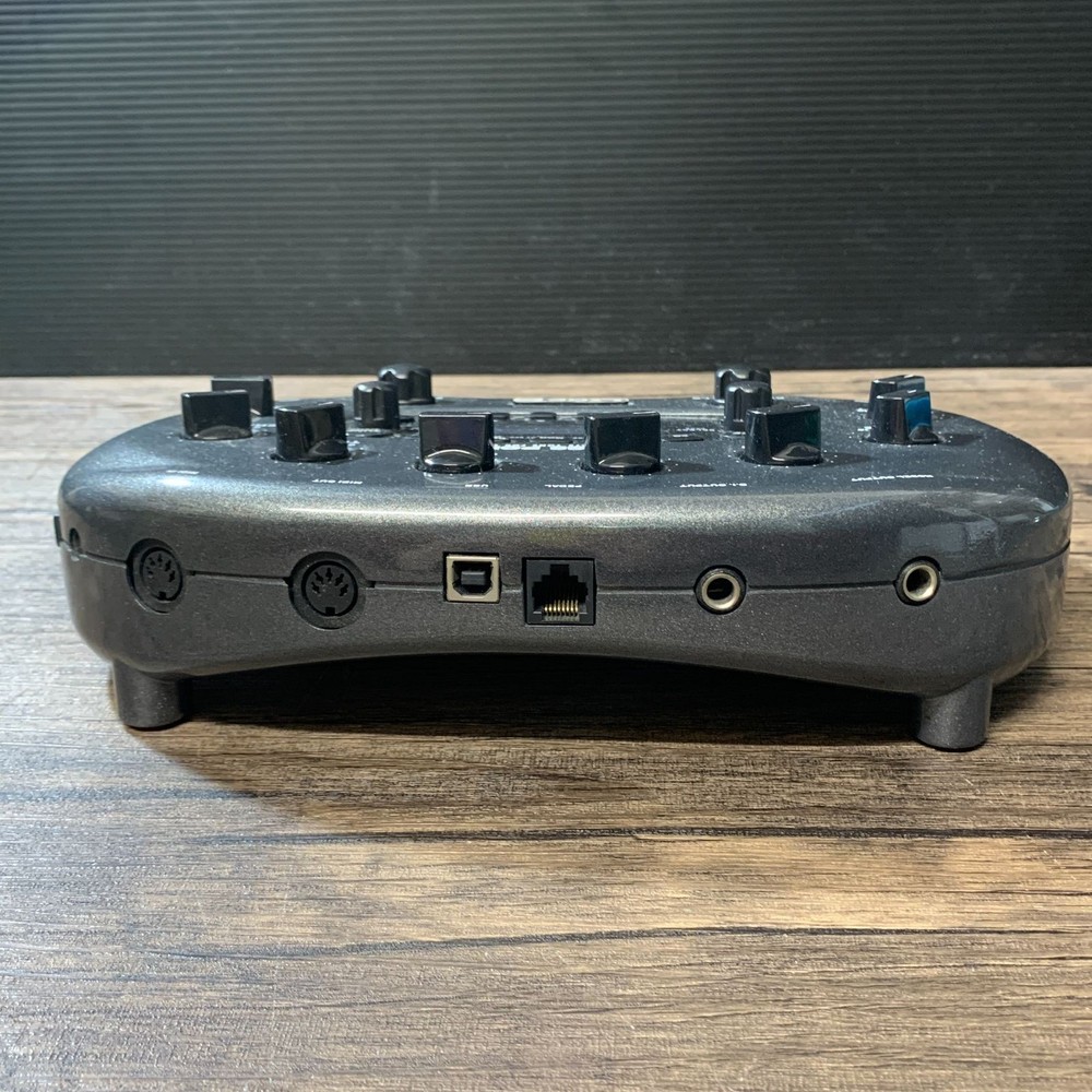 Line 6 BASS POD XT Multi-Effects Processor