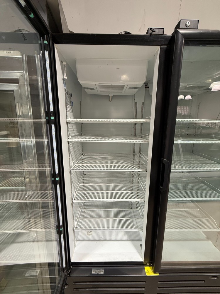 Imbera VRD43 Vertical Cooler