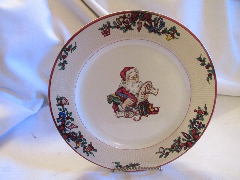 1994 Fitz & Floyd Santa's List 10.5" Dinner Plate