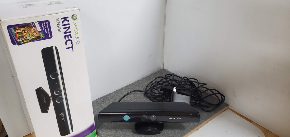 Microsoft Xbox 360 Kinect Sensor Complete Tested Working! No Games Included !