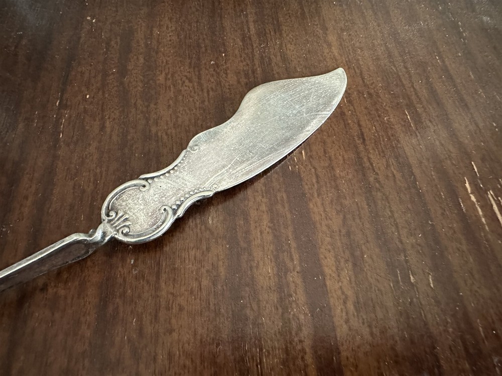 Rogers Flat Twisted Handle Master Butter Knife Carlton Pattern 1898