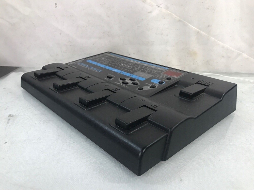 Zoom Player 2020 Guitar Multi Effects Processor