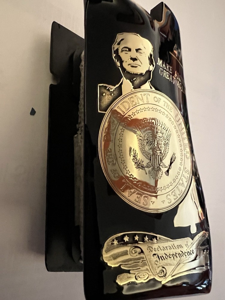 Desert Eagle Grip Trump Gold