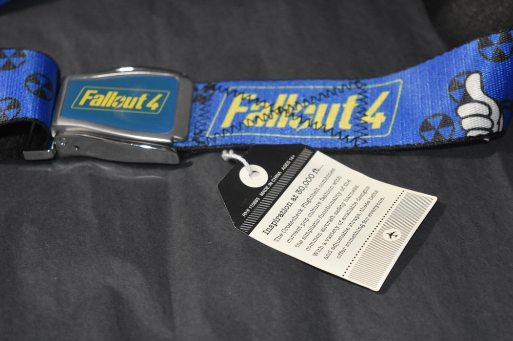 NWT Fallout 4 Bethesda Bioworld Crosscheck Flightbelt belt