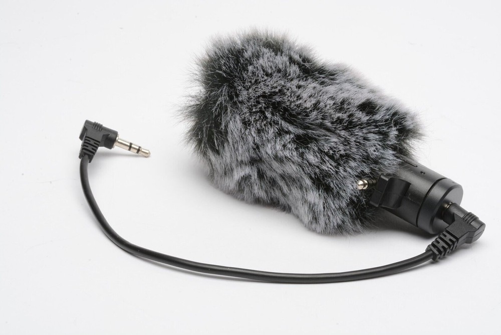 Merkury Smartphone Microphone w/ Cable and Wind Screen, Nice