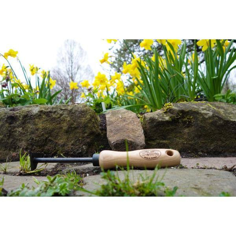 Short Handle Triangle Patio Knife