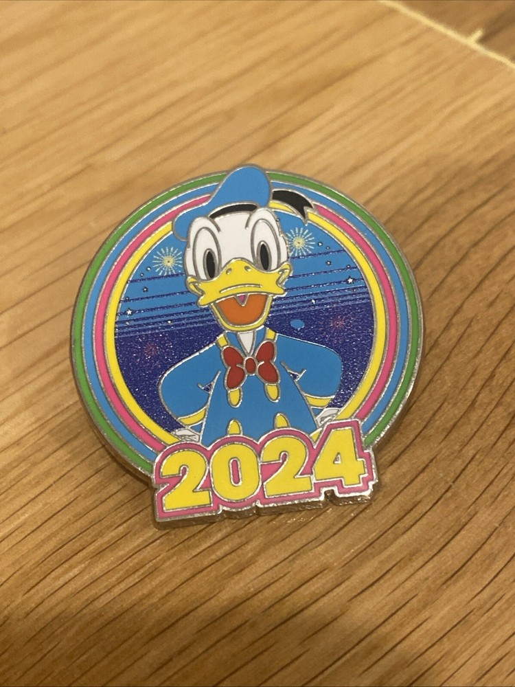 Donald Duck 2024 Dated Year Starter Disney Pin