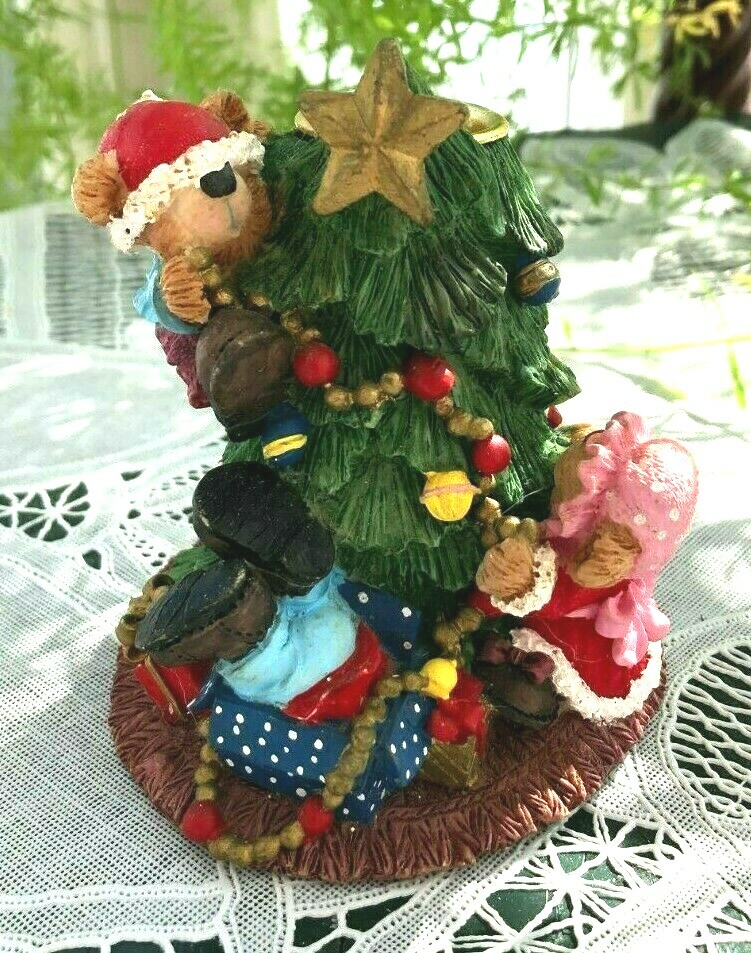 CHRISTMAS TREE W/ BEARS CANDLEHOLDER