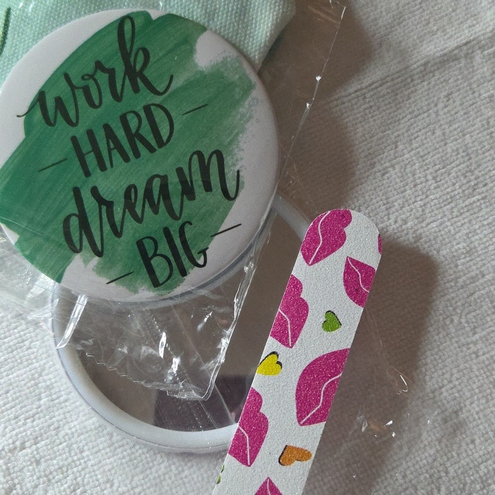 WORK HARD DREAM BIG" Motivational Canvas GIFT SET