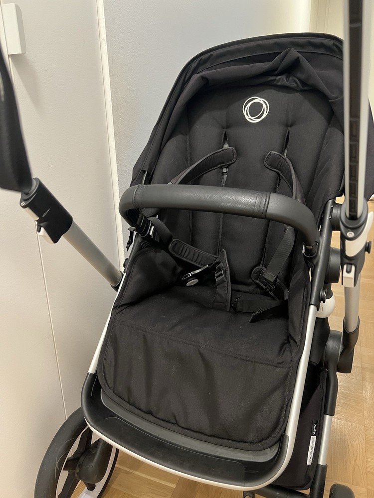 All Black Bugaboo Lynx - With Bassinet