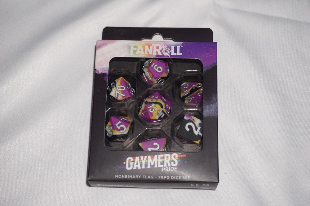 Fanroll Nonbinary Gaymers 16mm Sharp Edge Silicone Dice Set NEW