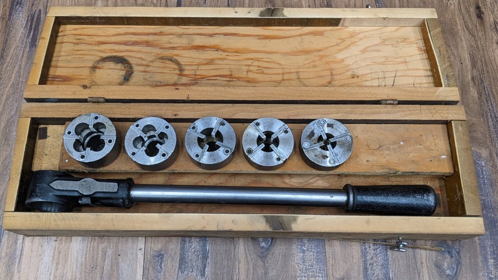 Vtg V Mac Pipe Drophead Threader Die Set Guilford CT