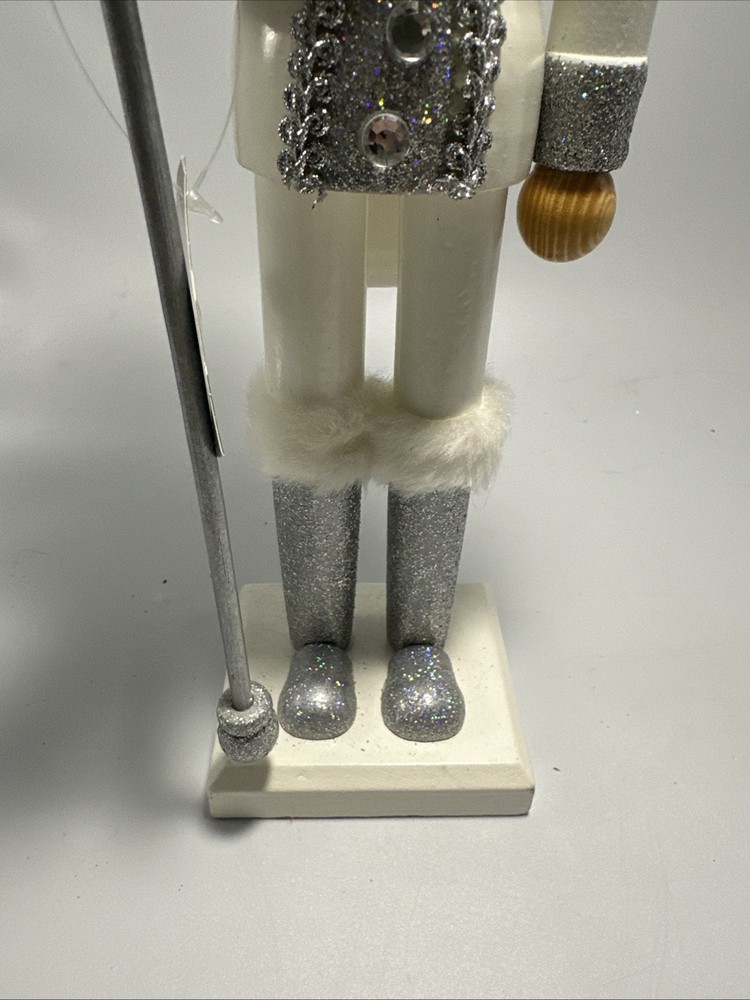 #F8- 15" white King Nutcracker with silver sparkle and rhinestones