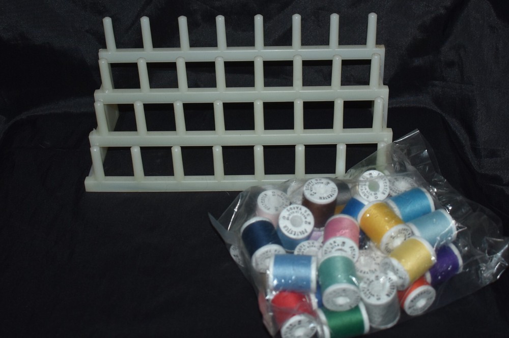 Vintage 32 Plastic Spool Thread Holder Rack with 33 Spools of Thread UNUSED