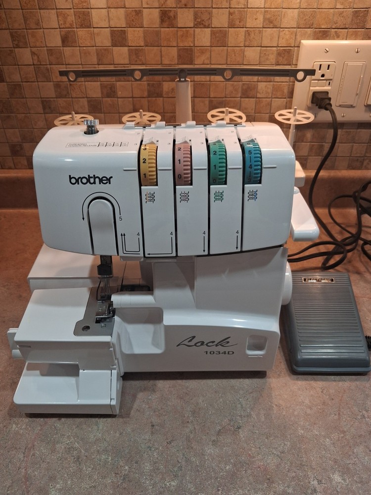 Brother Lock 1034D Serger Sewing Machine 3/4 Thread Capability