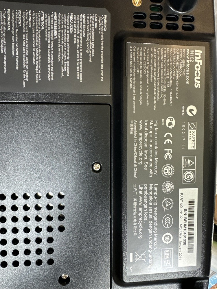 InFocus Projector IN102 Complete Original Box Remote-Instructions Cords Bundle