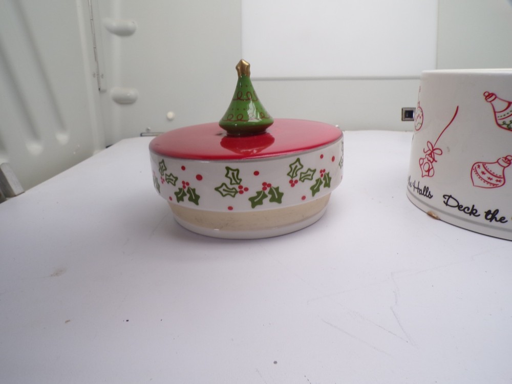 Deck the Halls Candle Pillar Holder