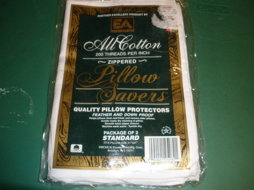 NEW Excellent Art Mfg Zippered Pillow Savers 2 Standard (SU97)