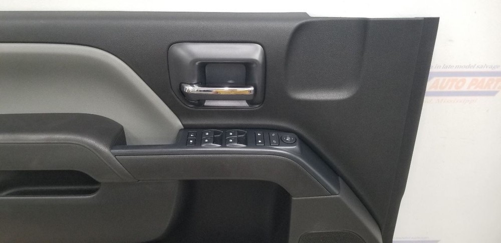 19 GMC SIERRA 2500 SLE CREW CAB INTERIOR DOOR TRIM PANEL FRONT LEFT DRIVER GRAY