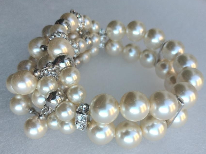 Vinyage Runway Multi Pearl Bracelet with Many Dangles