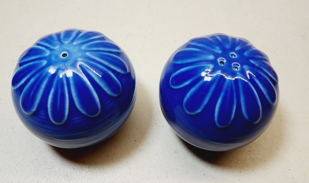Pfaltzgraff Wyngate Blue Salt & Pepper Set OPEN BOX