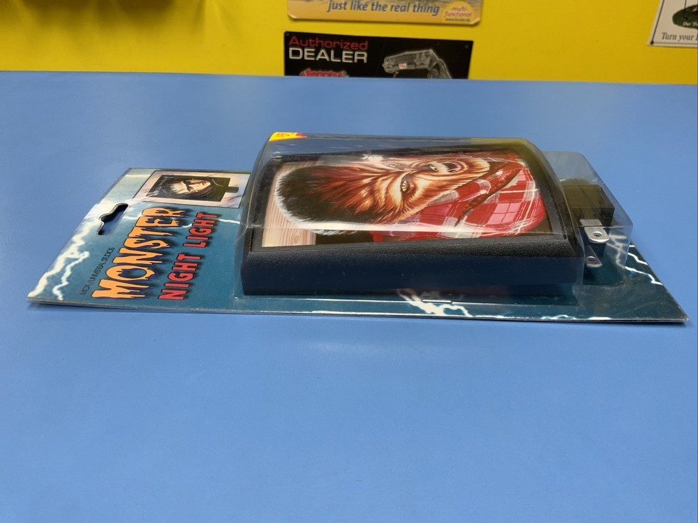 MCA/ UNIVERSAL STUDIOS MONSTER NIGHT LIGHT