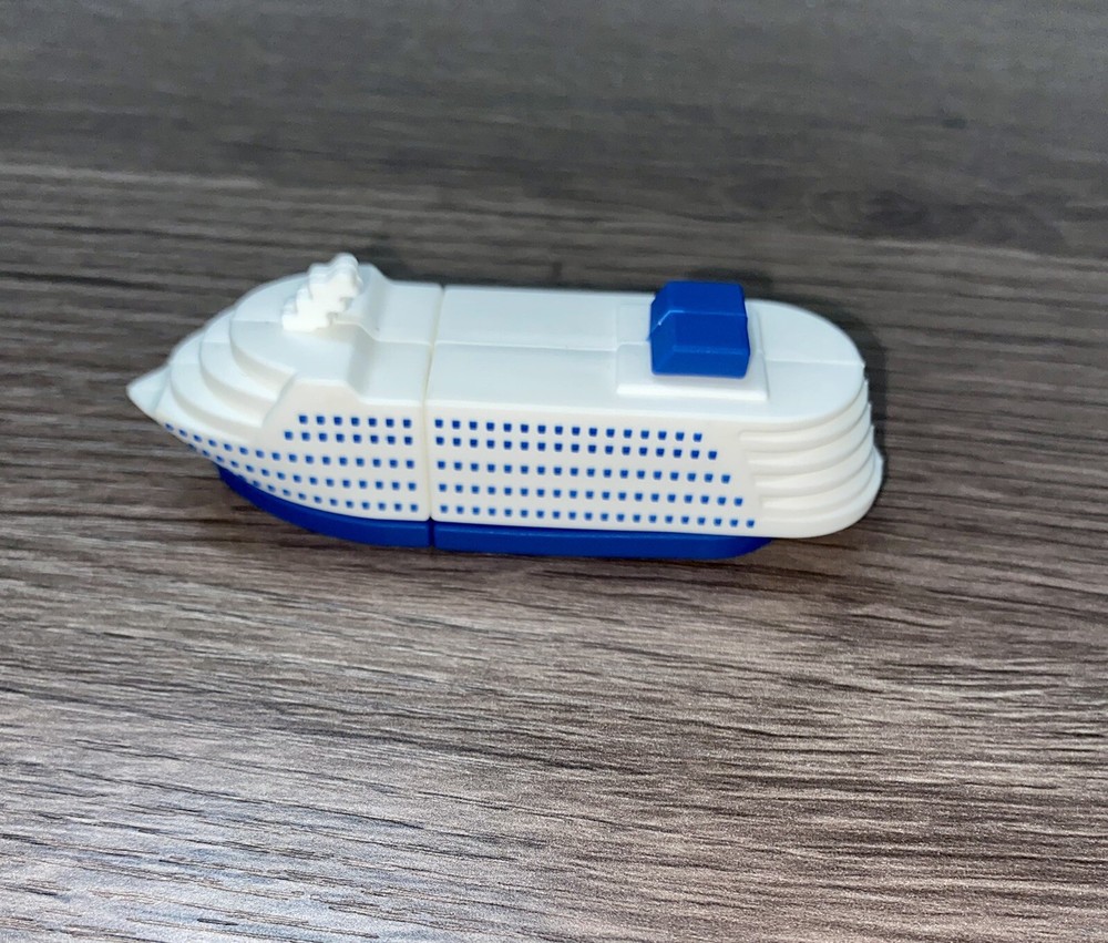 64 Gb Cruise Ship Flash Drive