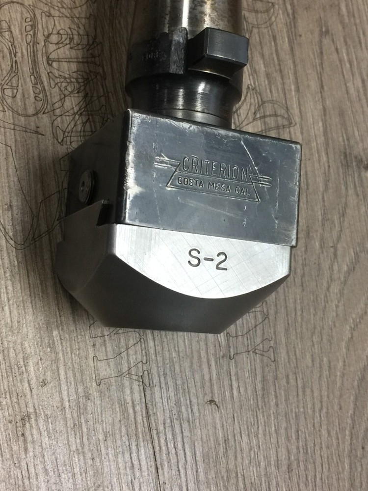 UNIVERSAL ENG 200 KWIK SWITCH W. CRITERION S-2 BORING HEAD 1/2 " CAP