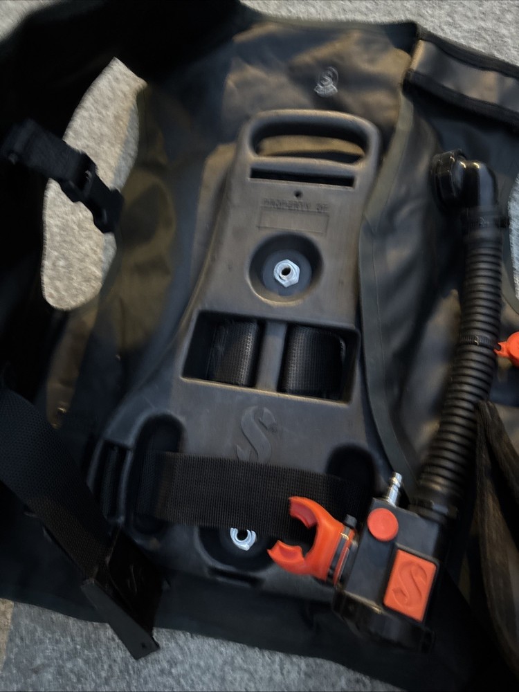 Scubapro Hydros Pro Two One Small One Large Used Untested