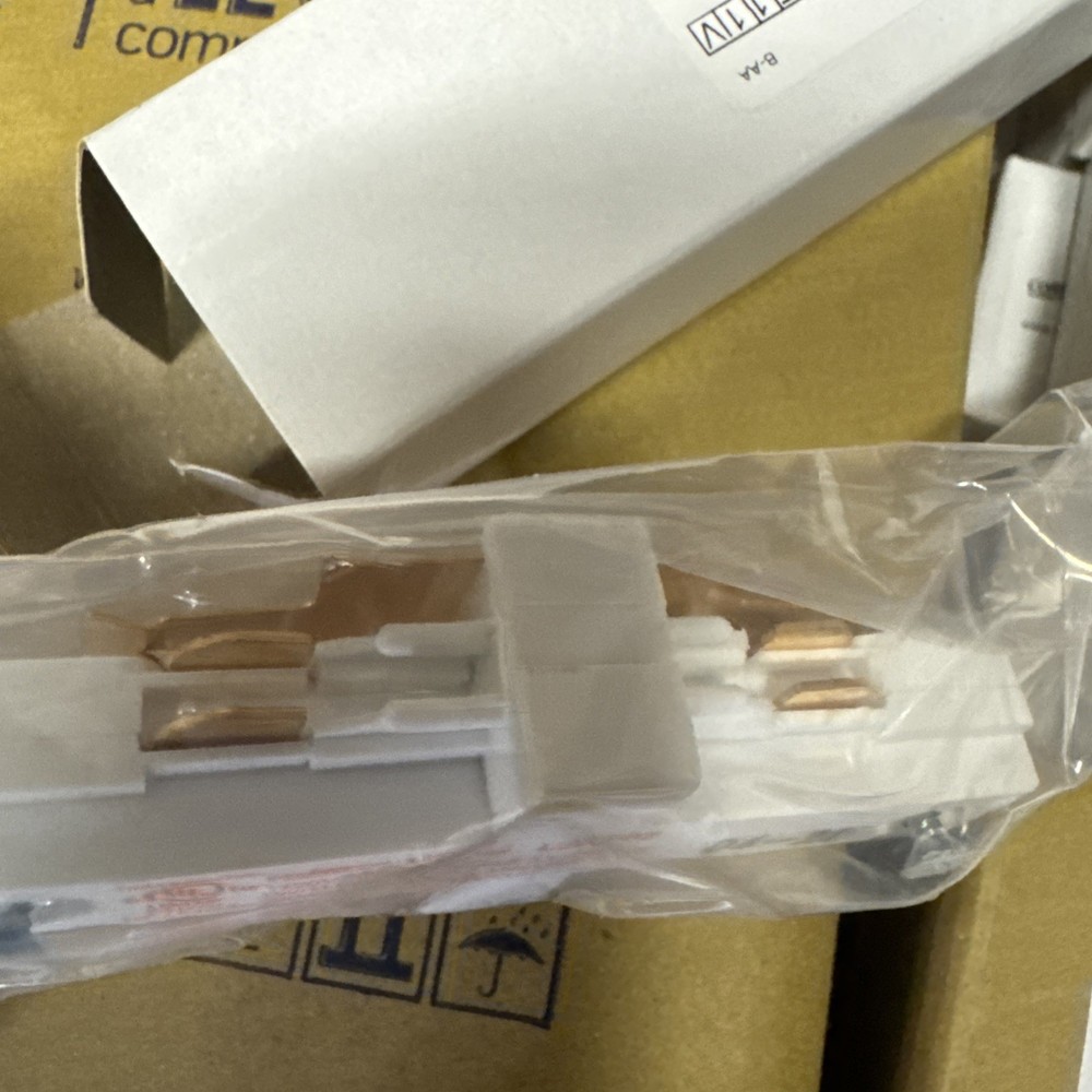 ConTech LA-202-P Mini Connector White Track Lighting Two Circuit