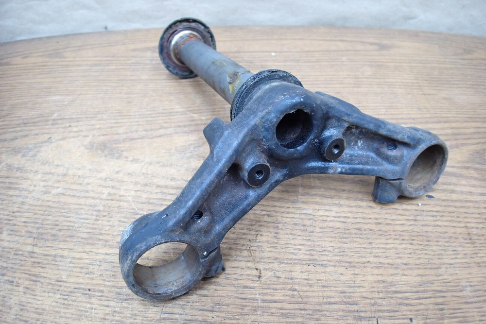 1982 HONDA CX500C LOWER TRIPLE TREE STEM