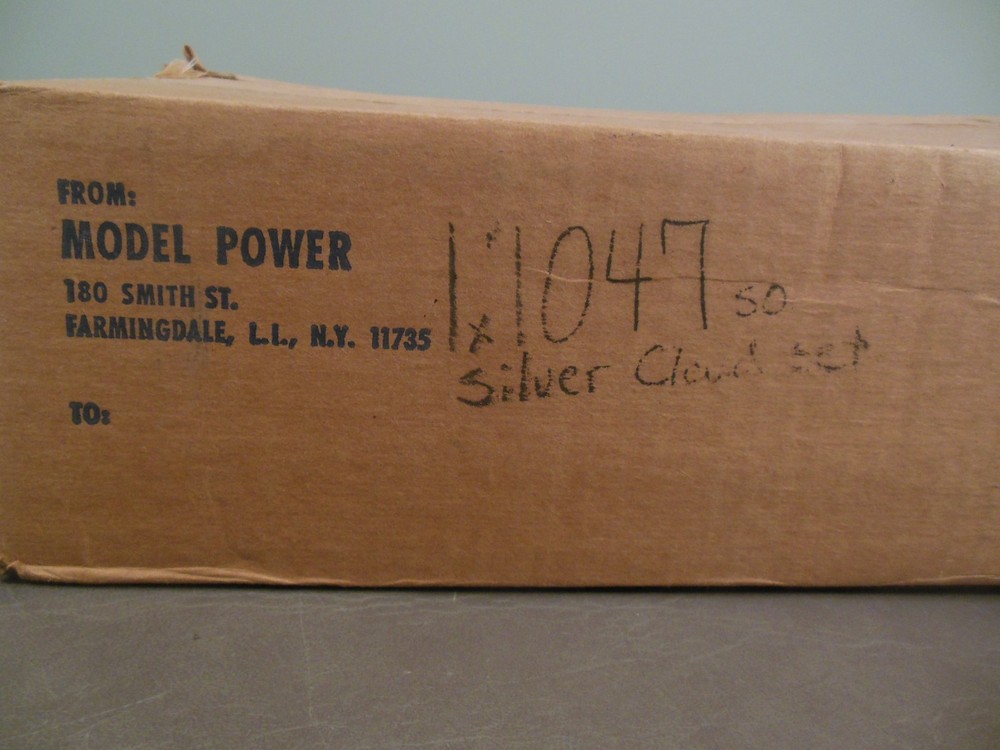 HO Model Power 1047 Silver Cloud Train Set