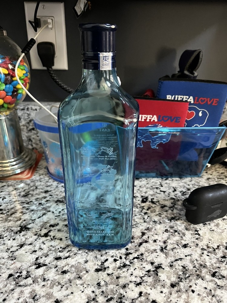 bombay sapphire bottle