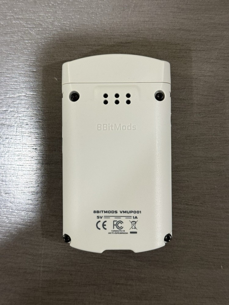 8bitmods Dreamcast VMU Pro - Classic White IN HAND. JS5