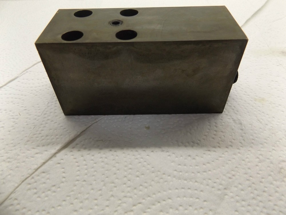 VOLVO 20325635 VALVE