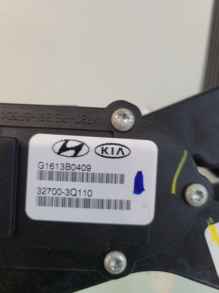 Accelerator Gas Pedal Fits 2013 OPTIMAKIA 580085