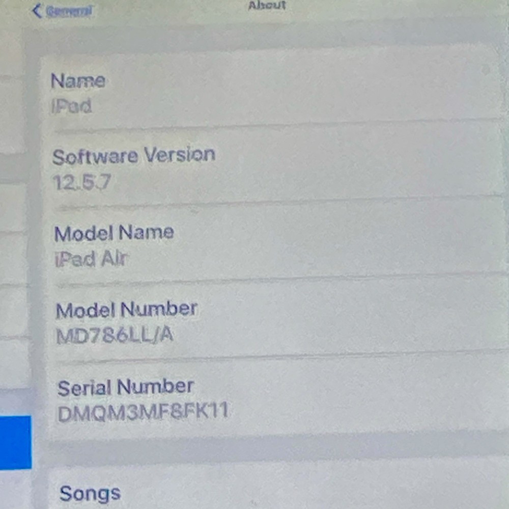 Apple iPad Air Tablet MD786LL/A iOS