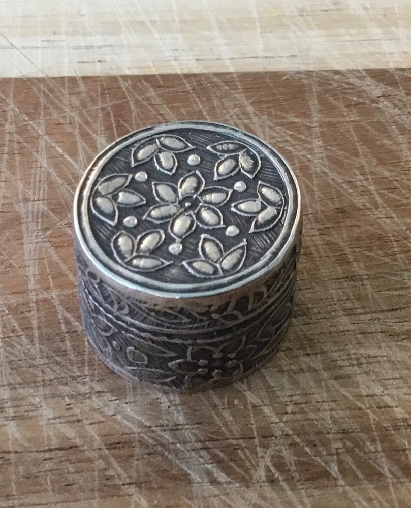 Exquisite Continental 800 Solid Silver Pill Box with Floral Decoration