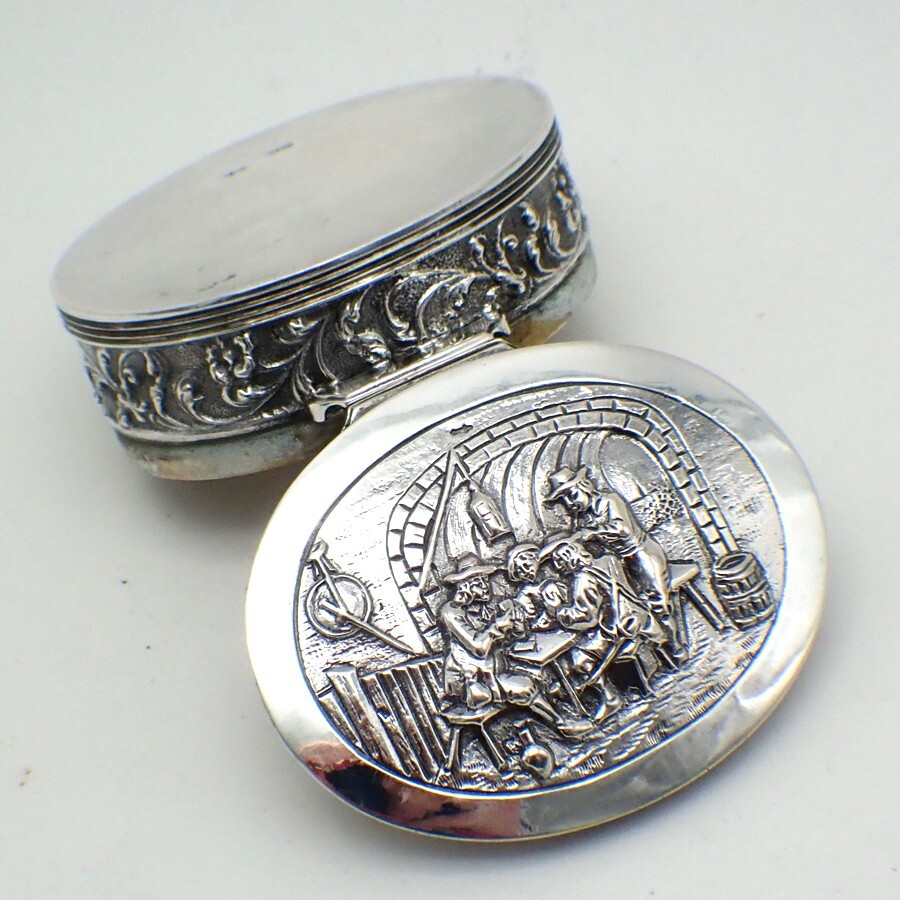 Dutch Oval Pill Box Card Players Scene 800 Silver