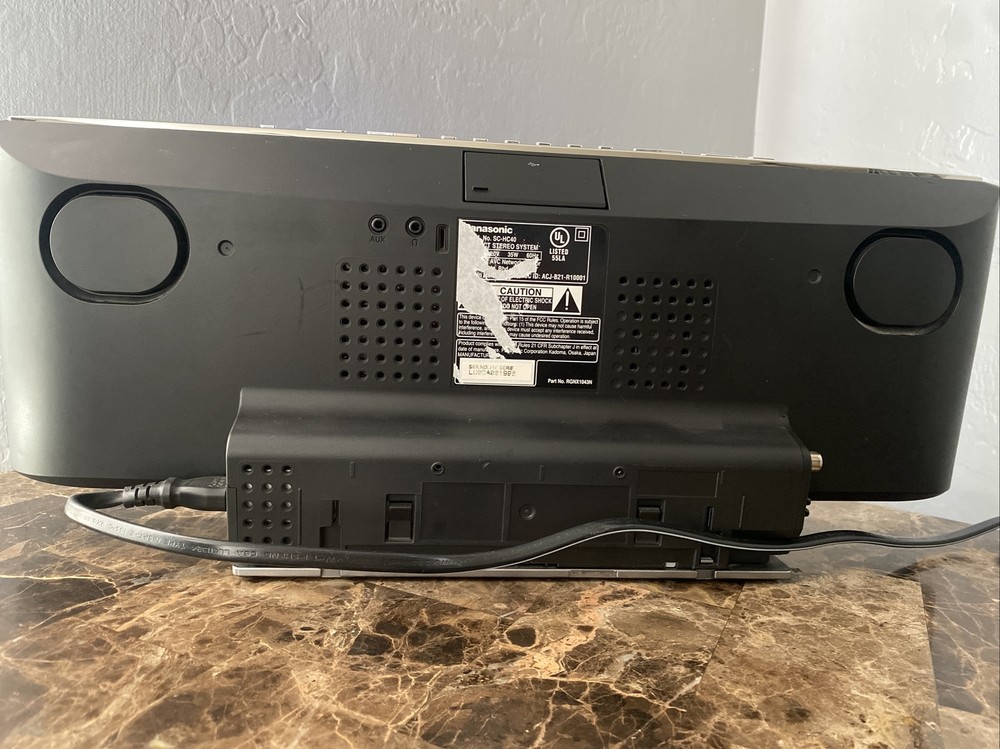 Panasonic SC-HC40 Compact Audio System W Remote CD IPod USB AM FM Bluetooth