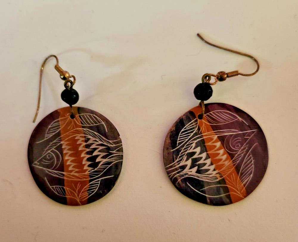 Brown Sgraffito Ceramic Lidded Box With Earrings