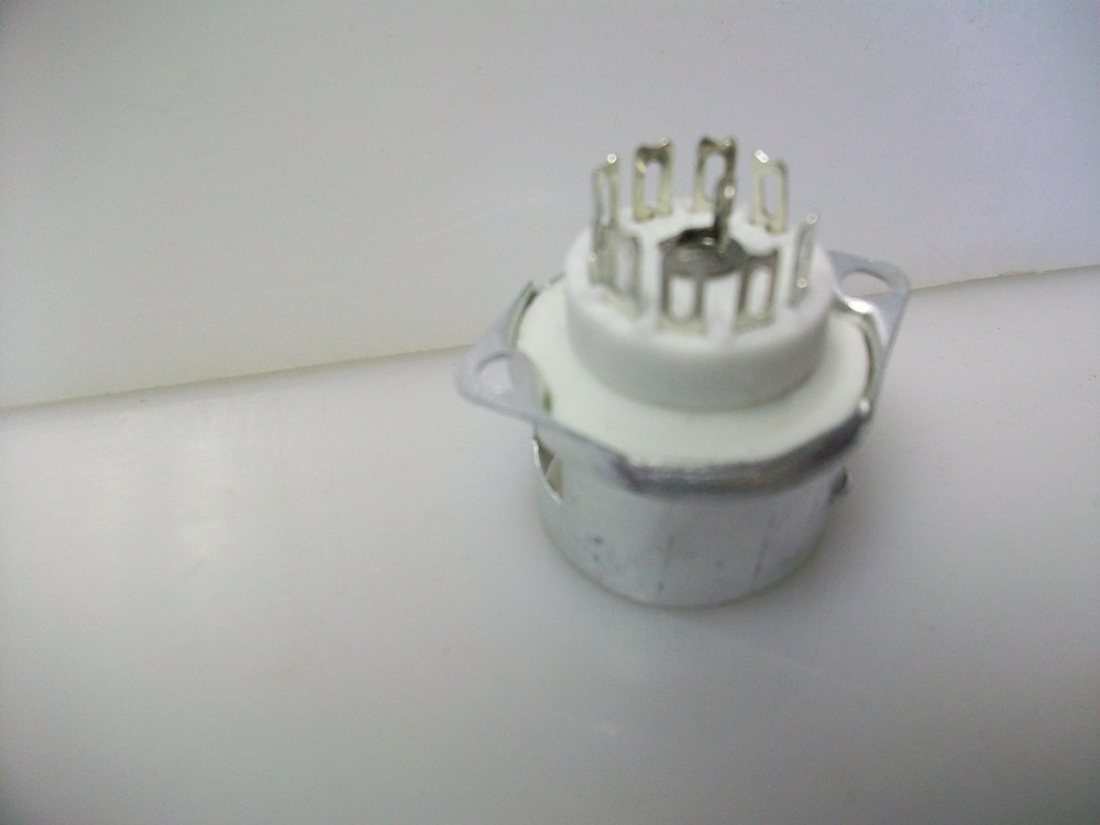 CERAMIC 9 PIN TUBE SOCKET AND SHIELD