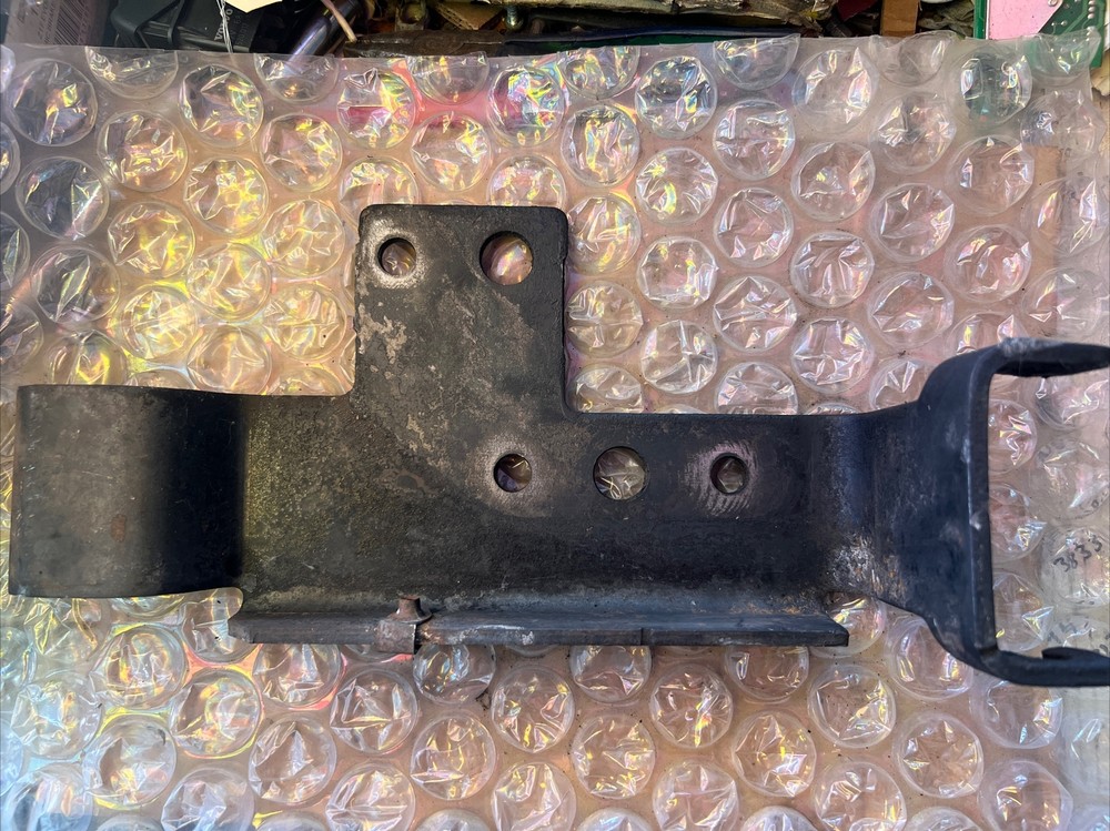 GENUINE INTERNATIONAL NAVISTAR FRONT BUMPER SUPPORT 3610524C3