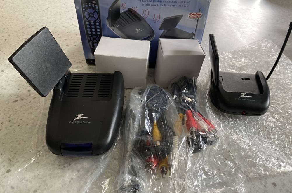 Zenith Wireless Stereo Audio Video Sender Kit NOS Missing Remote