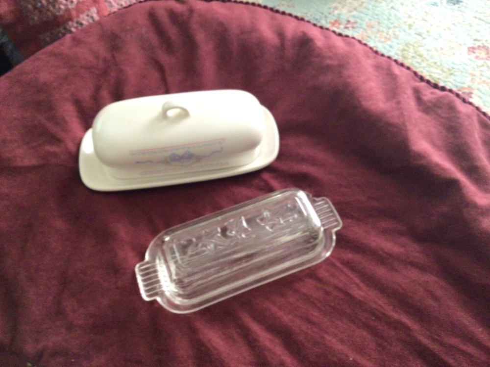 Two butter dishes(l oversize)(1regular)