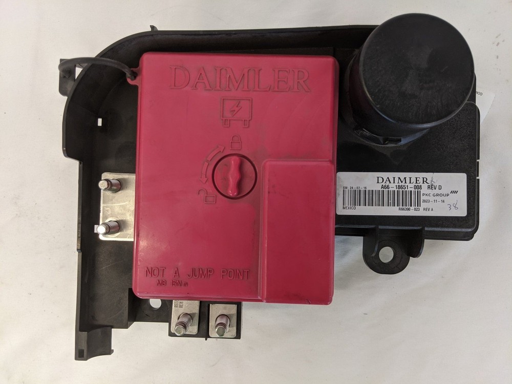 Freightliner Daimler Battery Cable Access Power Module - P/N A66-18651-008